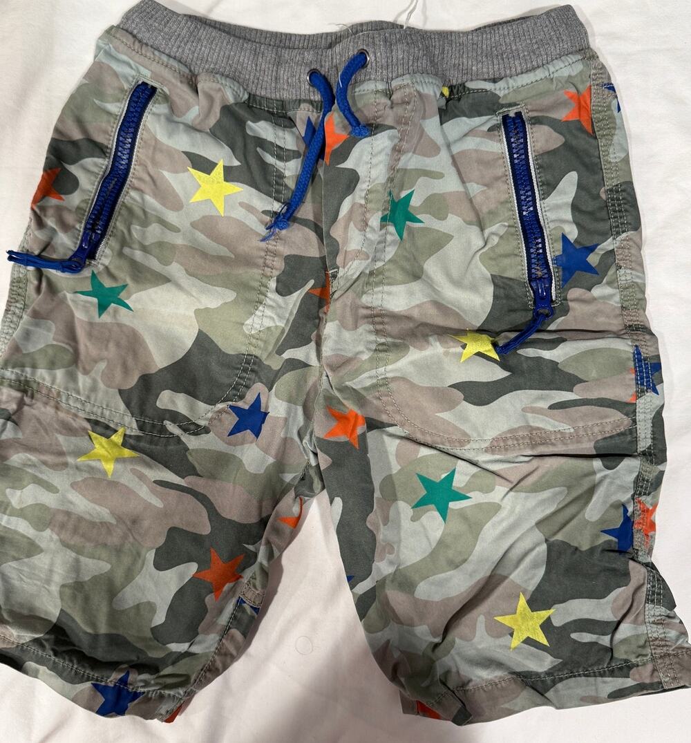 Mini Boden Green camo star Shorts size 12